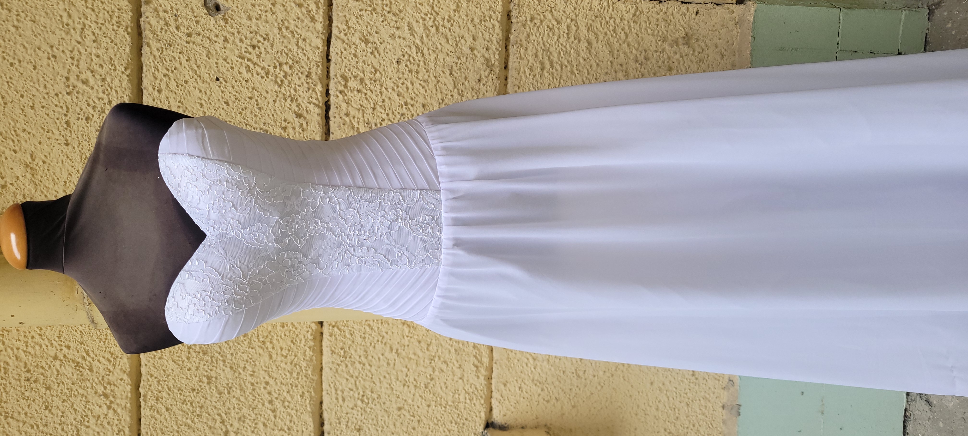 Új feher menyasszonyi ruha akciósan elasó