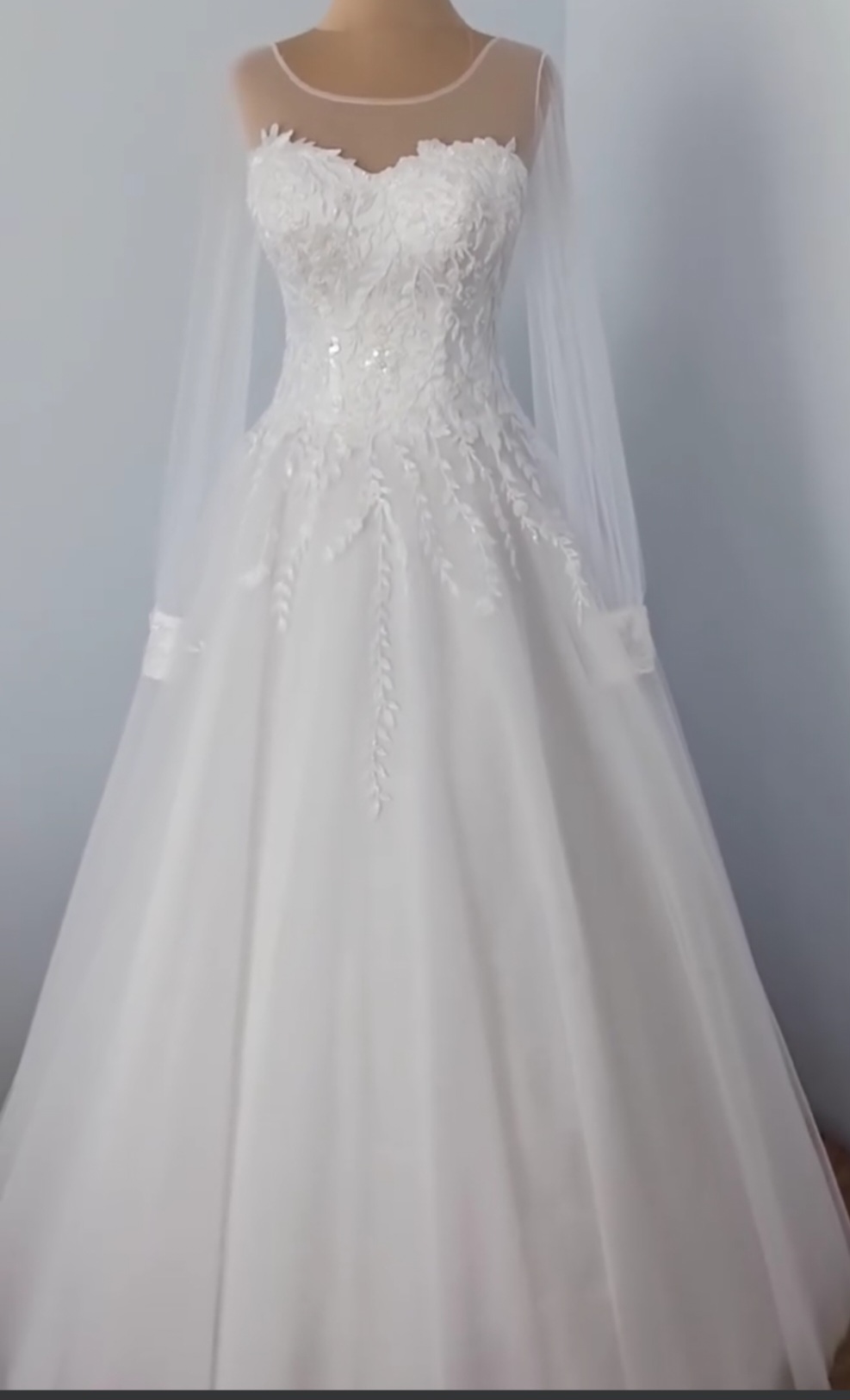 Eladó új fehér menyasszonyi ruha 34-36os méretben.